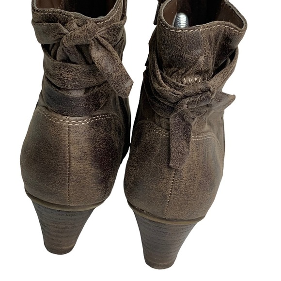 Bare Traps Like New Side Zip Distressed  Brown Ankle Boot 2” Stacked Heel Size 7 - Picture 5 of 12